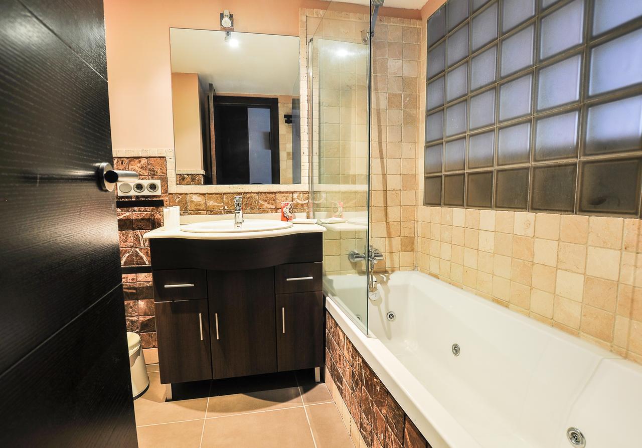 Sitito Puerta Del Mar Apartment Con Aparcamiento Estepona Dış mekan fotoğraf